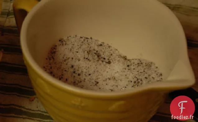 Frottez la Viande Sèche Avec des Picotements