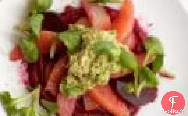Betteraves Et Avocat Écrasé Au Pamplemousse