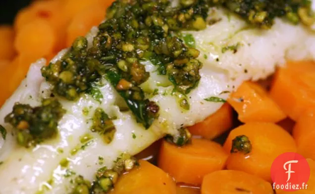 Bar Sauté Au Pesto À La Menthe Et Carottes Épicées