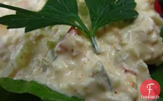 Salade d'oeufs avec un coup de pied