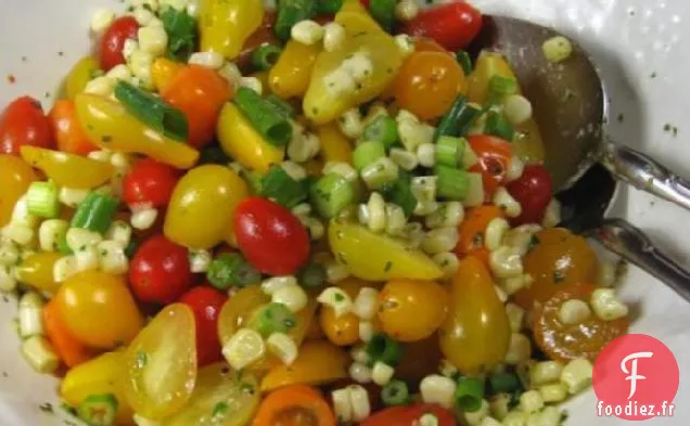 Salade De Maïs et de Tomates Avec Vinaigrette À La Coriandre