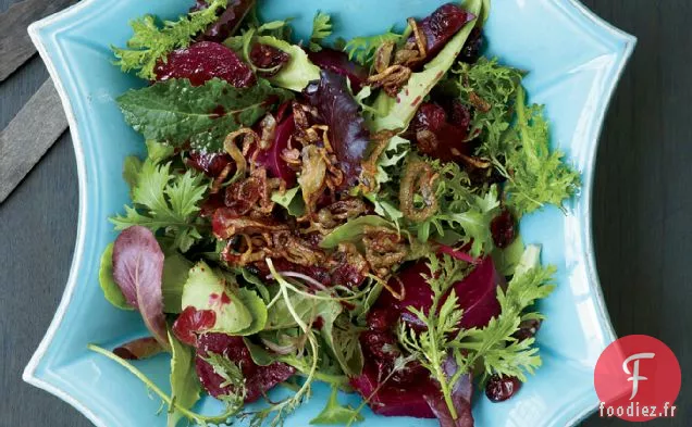 Salade de Betteraves, Cerises Marinées et Échalotes Croustillantes