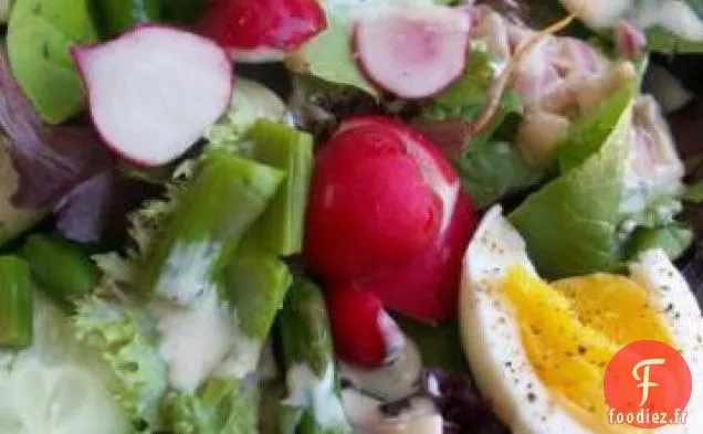 Salade Printanière Avec Vinaigrette À La Crème De Babeurre