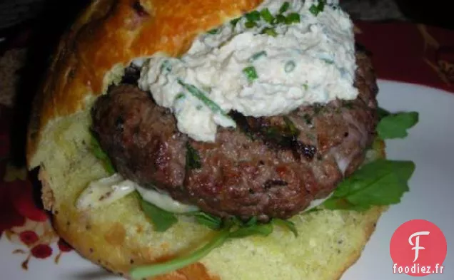 Galettes de Pub (Hamburgers) Avec Sauce au Raifort et Cresson