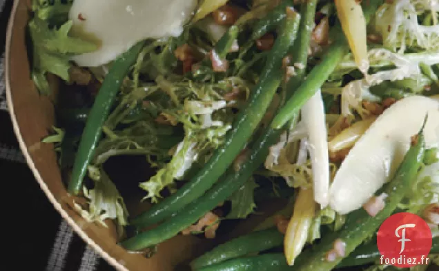 Salade de Haricots d'Été aux Noix Grillées et Fresque de Pecorino