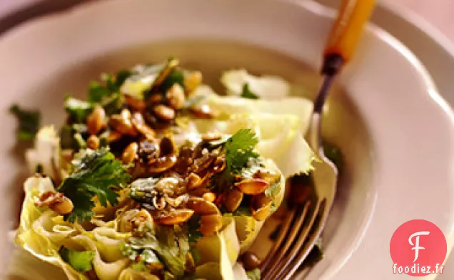 Coeurs d'Escarole avec Vinaigrette aux Graines de Citrouille au Citron