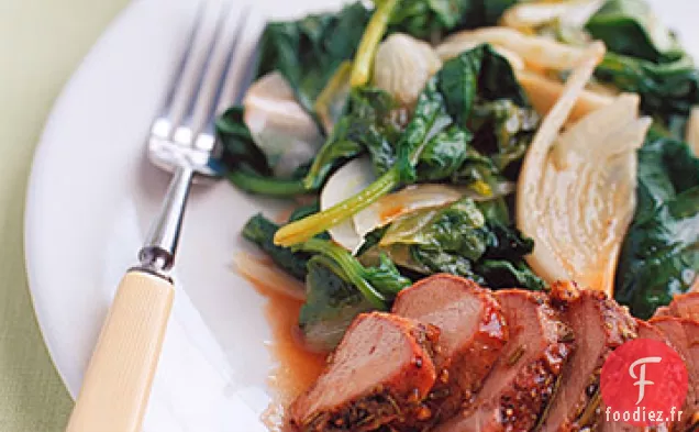 Porc Glacé au Miel avec des Légumes Verts Flétris