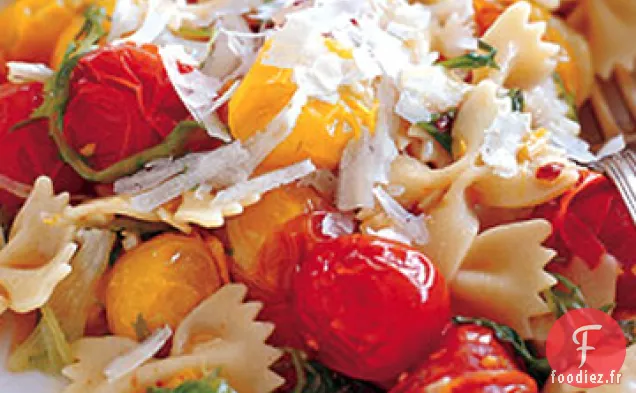 Farfalle à la Frisée Flétrie et Tomates Éclatées