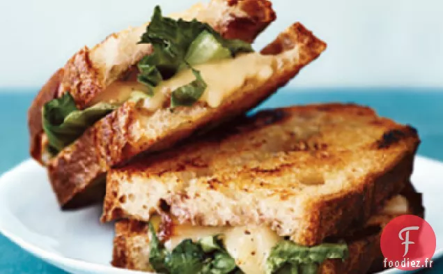 Fromage Grillé avec Confiture d'Oignons, Taleggio et Scarole