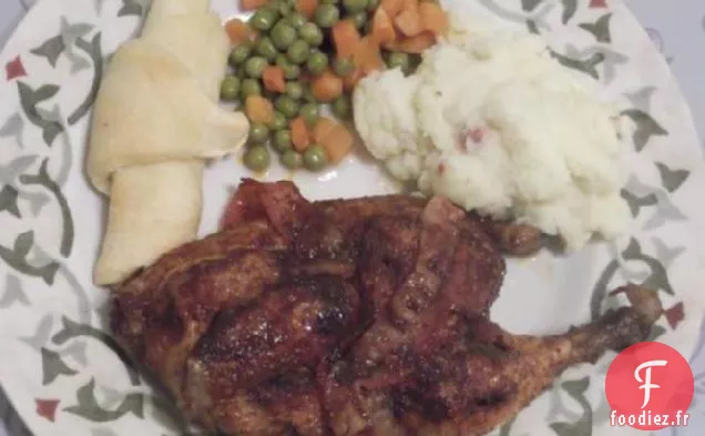 Poule de Gibier de Cornouailles Enveloppée de Bacon Juteux