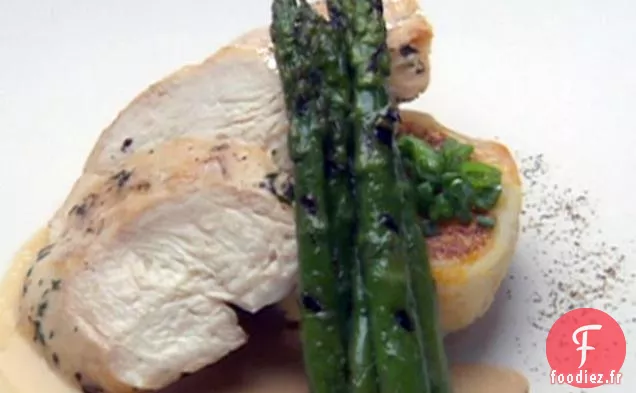 Poitrine de Poulet sur Rissole de Potiron/Canneberges avec Sauce Balsamique au Chocolat Blanc et Asperges