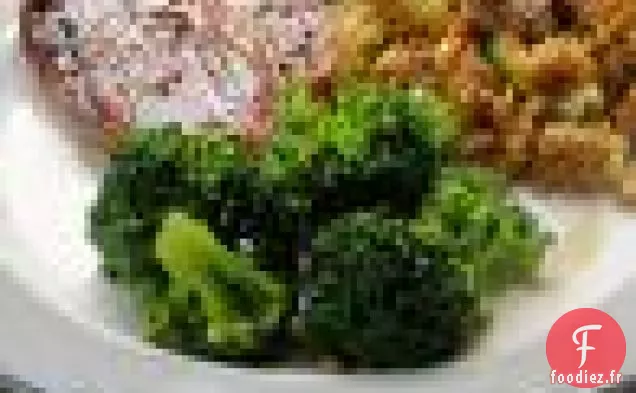 Kai Lan sauté ou Brocoli