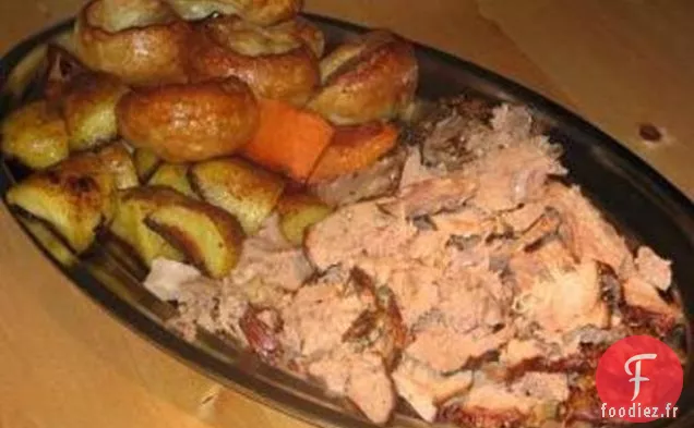 Gigot d'Agneau Rôti Avec Toutes les Garnitures