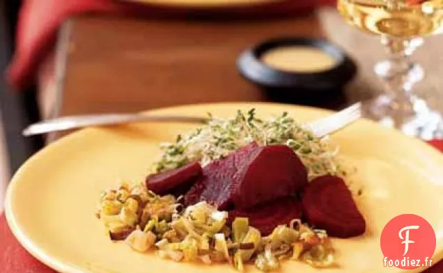 Salade de Betteraves et Poireaux avec Vinaigrette aux Arachides