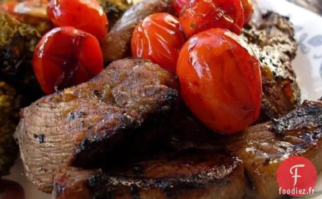 Côtelettes D'Agneau Marinées Grillées Aux Tomates Cerises Balsamiques