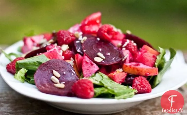 Salade De Betteraves, Pommes Et Oranges Dans Une Vinaigrette Maison Aux Framboises