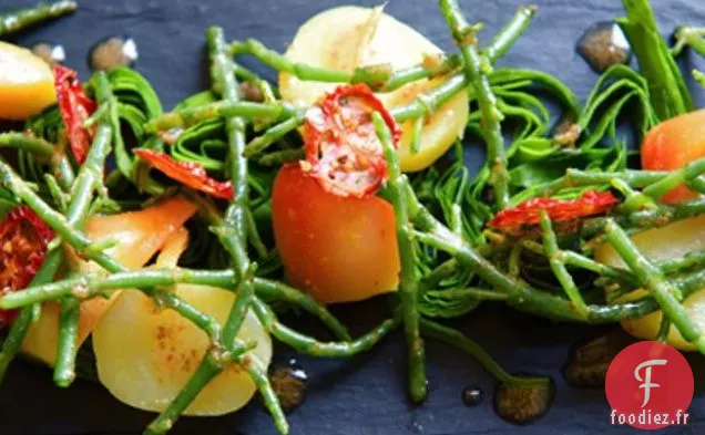 Salade De Betteraves Dorées Et De Samphire Avec Vinaigrette Au Bacon Chaud