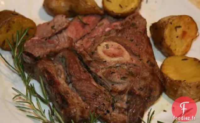 Côtelettes D'Agneau Grillées À L'Ail Et Au Romarin