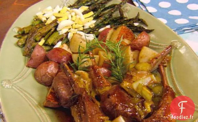 Côtelettes d'Agneau à la Sauce aux Prunes au Romarin et Asperges Rôties à la Vinaigrette au Citron et Œuf en Dés