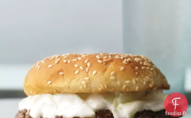 Burger d'Agneau avec Sauce au Yogourt