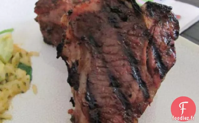 Côtelettes d'agneau pour le barbecue ou le gril