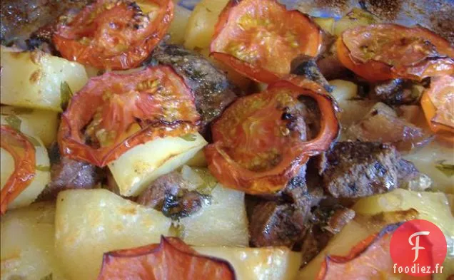 Tave (Agneau Cuit au Four Chypriote et Pommes de Terre Au Cumin et Tomates)