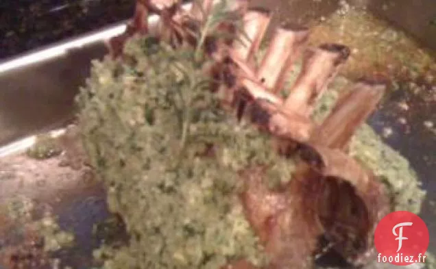 Carré d'Agneau Rôti Avec Croûte d'Herbes