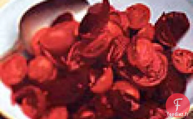 Salade de Tomates, Betteraves Rôties et Oignons Marinés