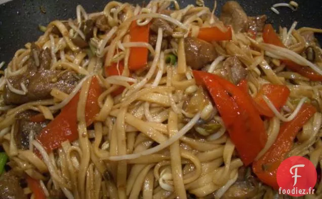 Sauté d'Agneau et de Nouilles à l'Orange Épicé