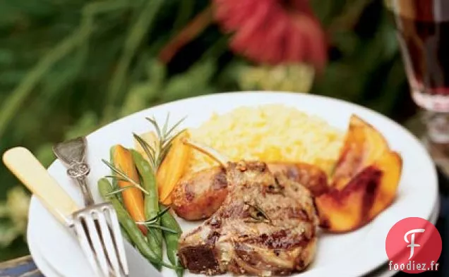 Grill Mixte d'Agneau et Saucisse avec Nectarines glacées à la mélasse