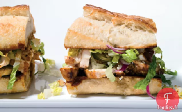 Sandwichs au Poulet aux Piments, au Fromage et à la Salade Romaine