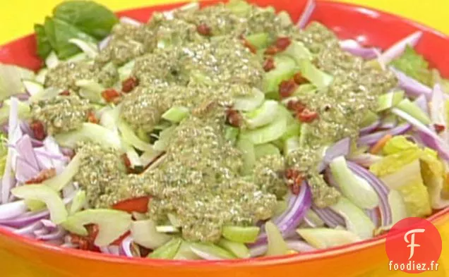 Salade du Jardin avec Vinaigrette aux Amandes Fumées
