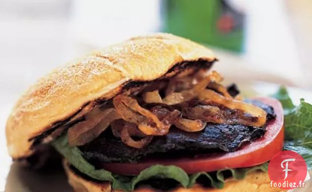 Burger de Steak Portobello aux Oignons Caramélisés