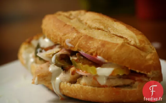 Sandwich Sain au Poulet Grillé, au Poivron Rouge et au Fromage de Chèvre