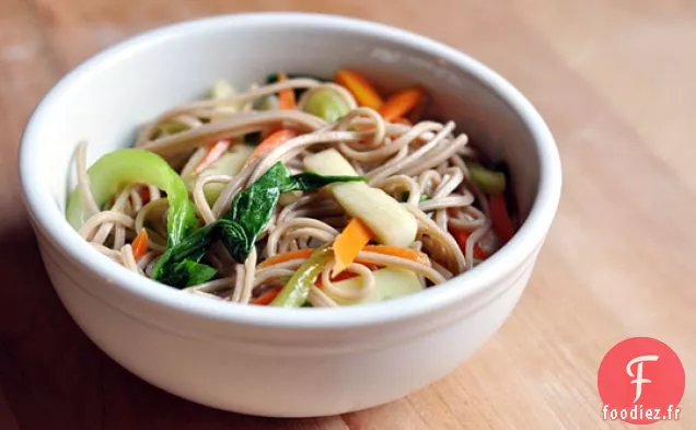 Nouilles Soba Au Bok Choy Flétri