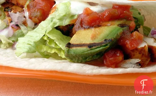 Tacos au Poulet Noirci et à l'Avocat Grillé