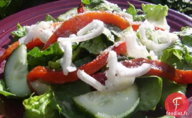 Salade de Poivrons Rôtis et Épinards Avec Vinaigrette Au Pesto