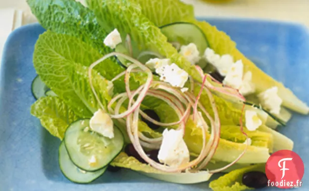 Coeurs Romains au Fromage Feta, Olives Noires et Oignons Rouges