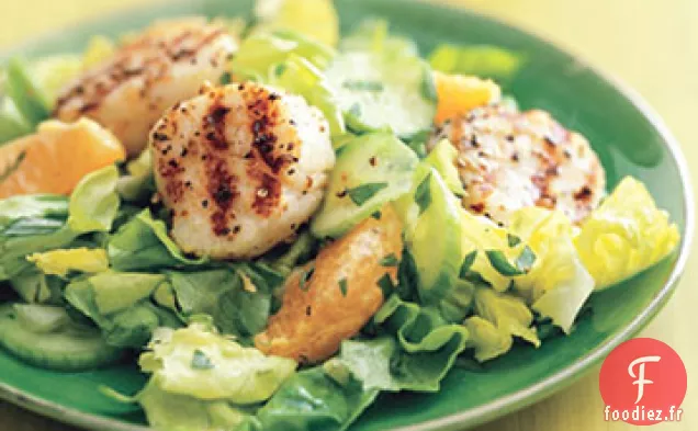 Brochettes de Pétoncles au Poivre et à la Coriandre avec Salade d'Estragon