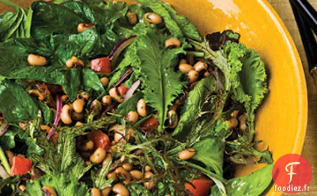 Salade de Pois aux Yeux Noirs avec des Légumes verts