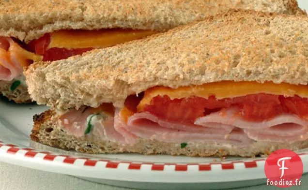 Sandwich Grillé au Jambon et au Fromage