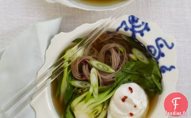Nouilles Soba au Dashi, Œuf Poché et Oignons verts